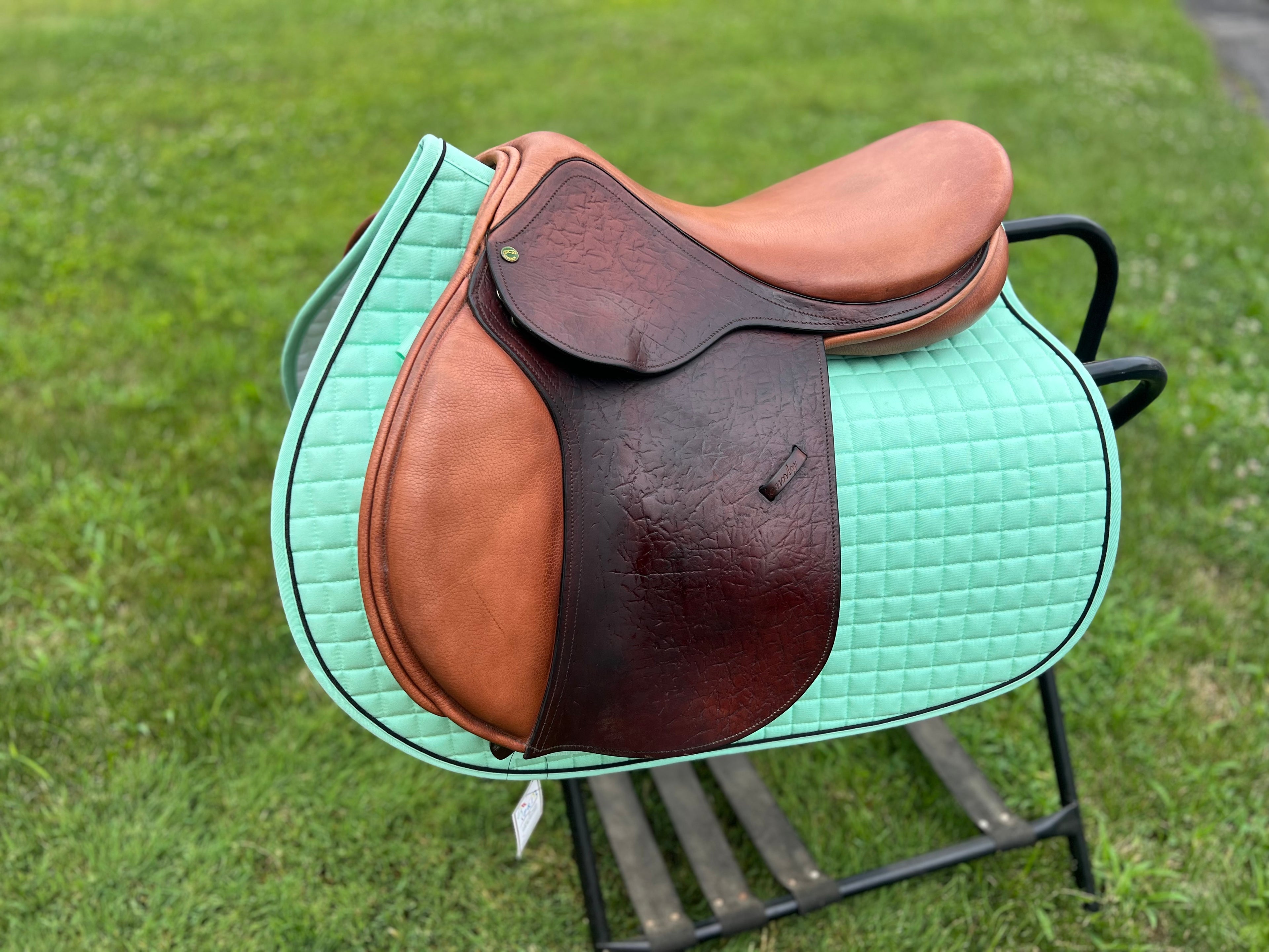 17.5” County saddlery wide