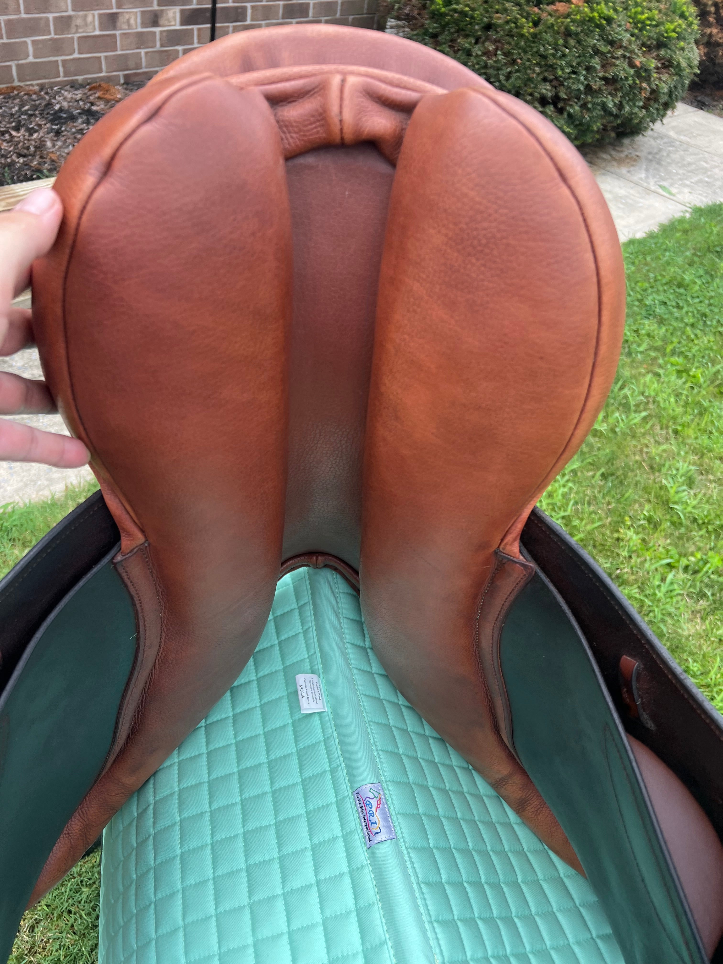 17.5” County saddlery wide