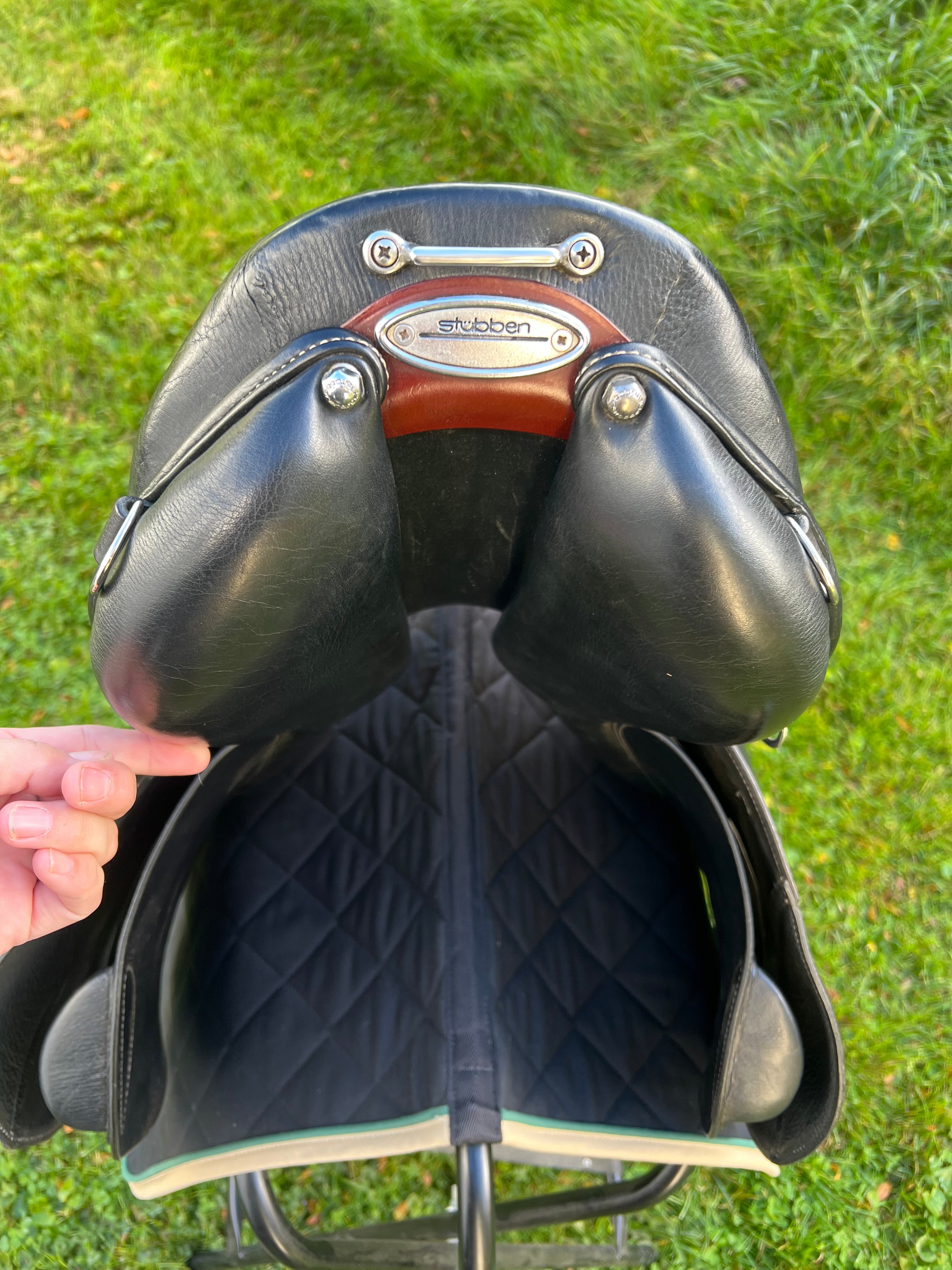 17.5" Stubben Elite 30cm Black