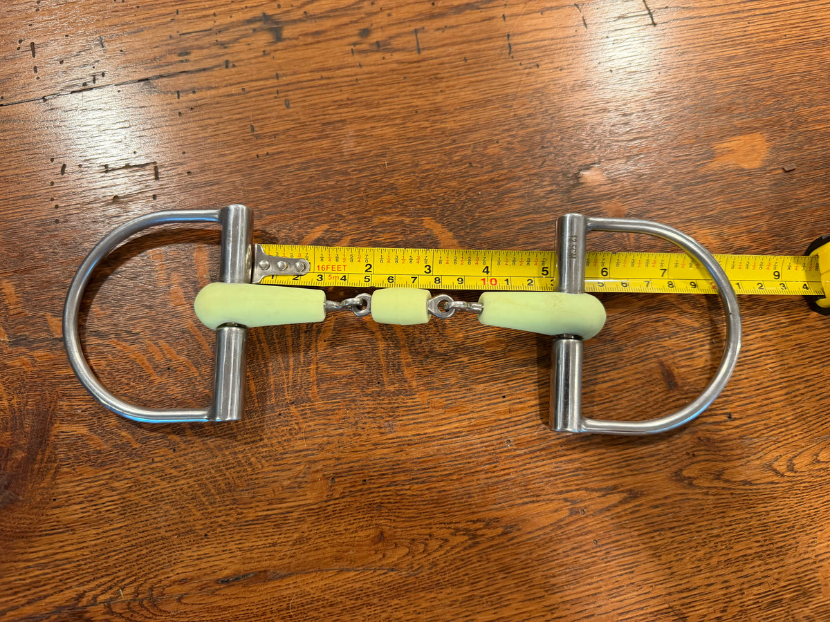 Rubber 5” english bit d ring lozenge