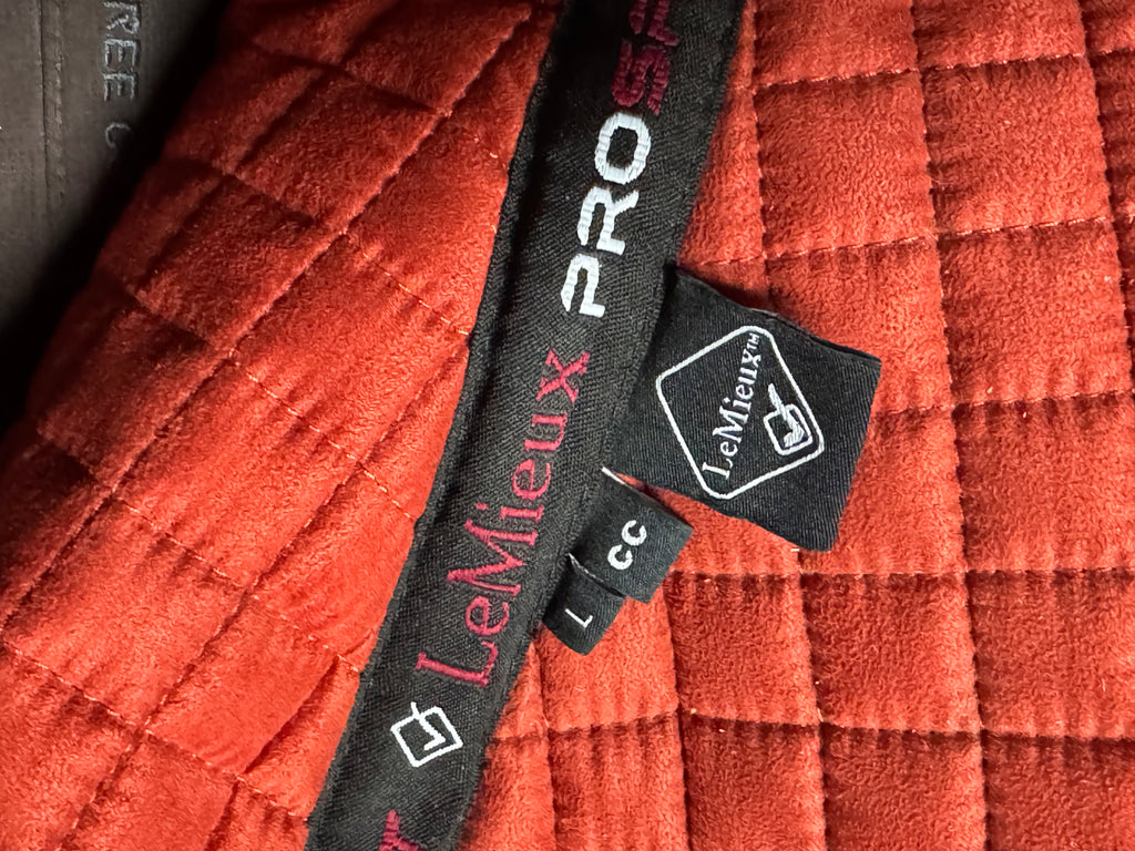 Lemieux large rust saddle pad