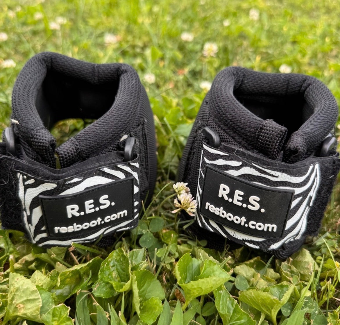 RES black no turn bell boots Large
