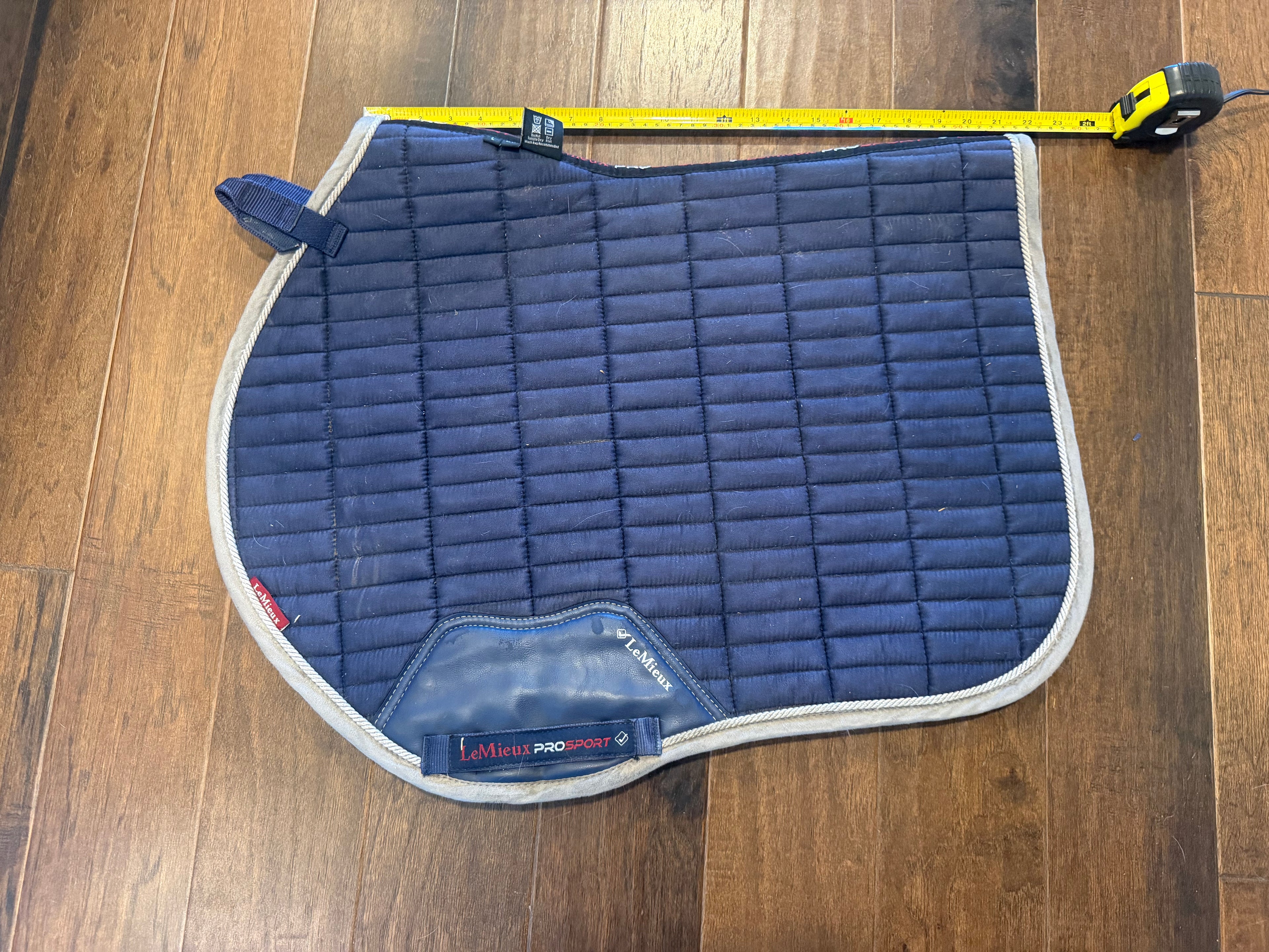 Lemieux large navy saddle pad