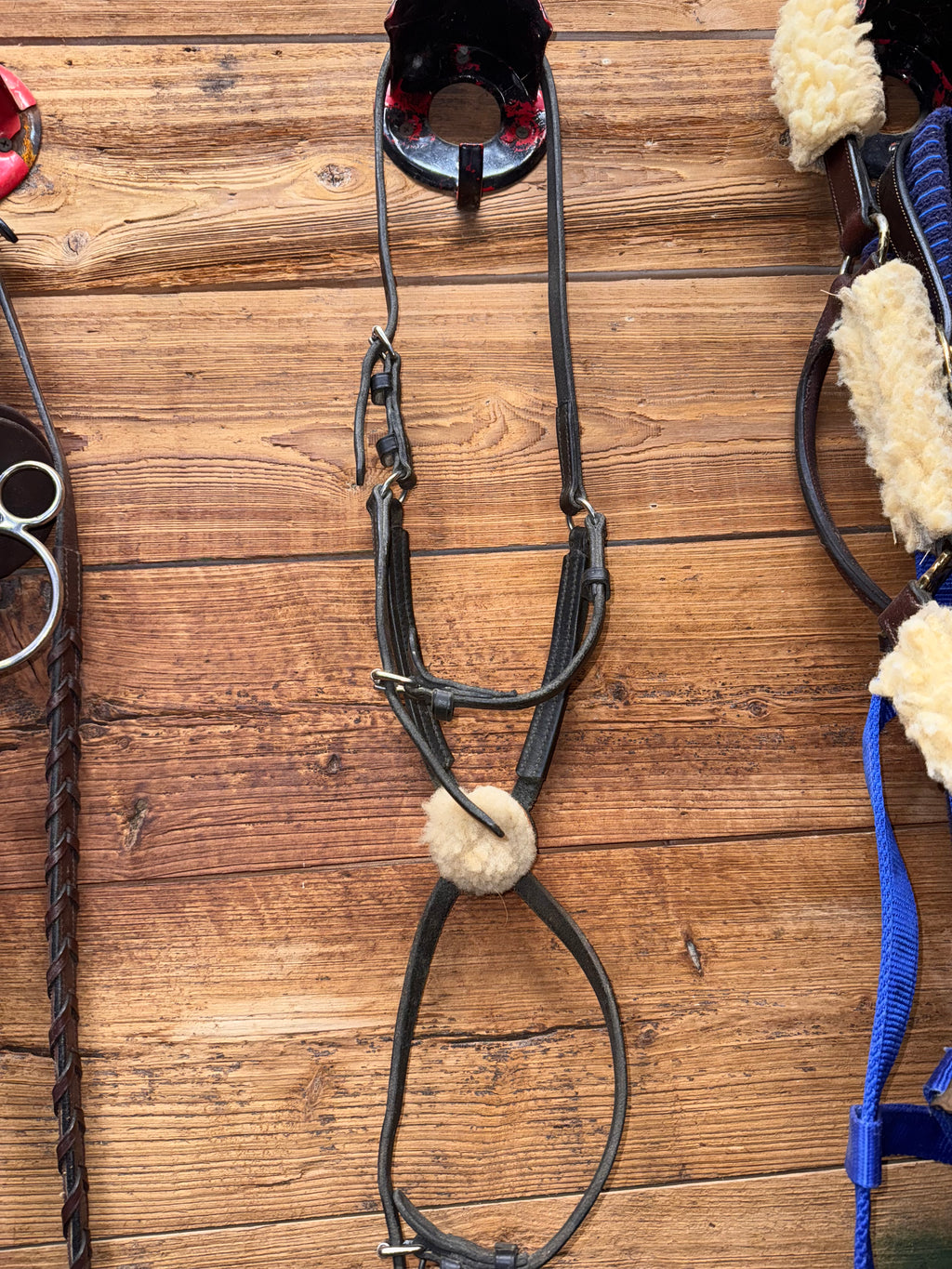 Black leather figure 8 noseband