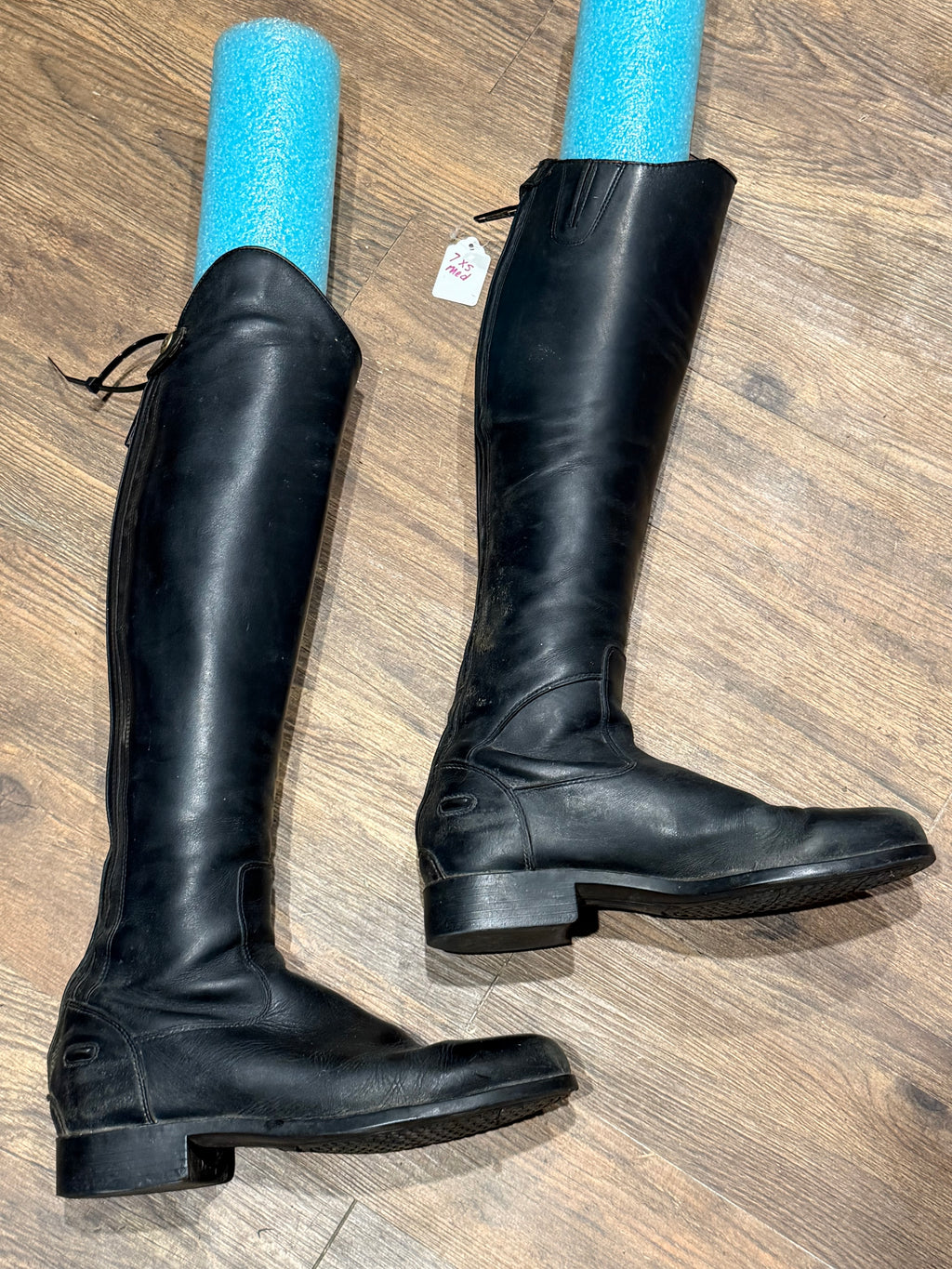 Ariat 7.5 XS dress boots