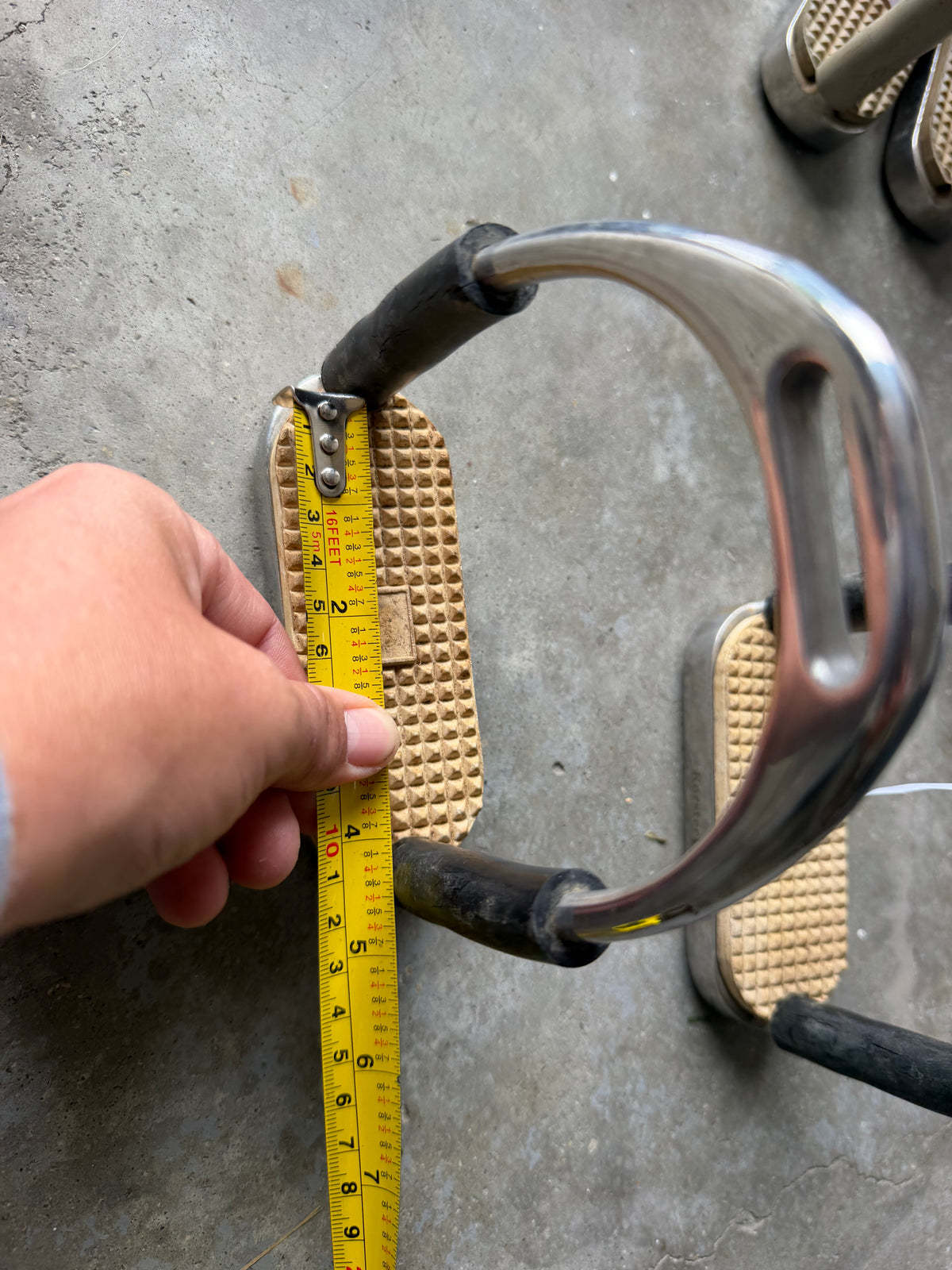 4" flexi stirrup irons