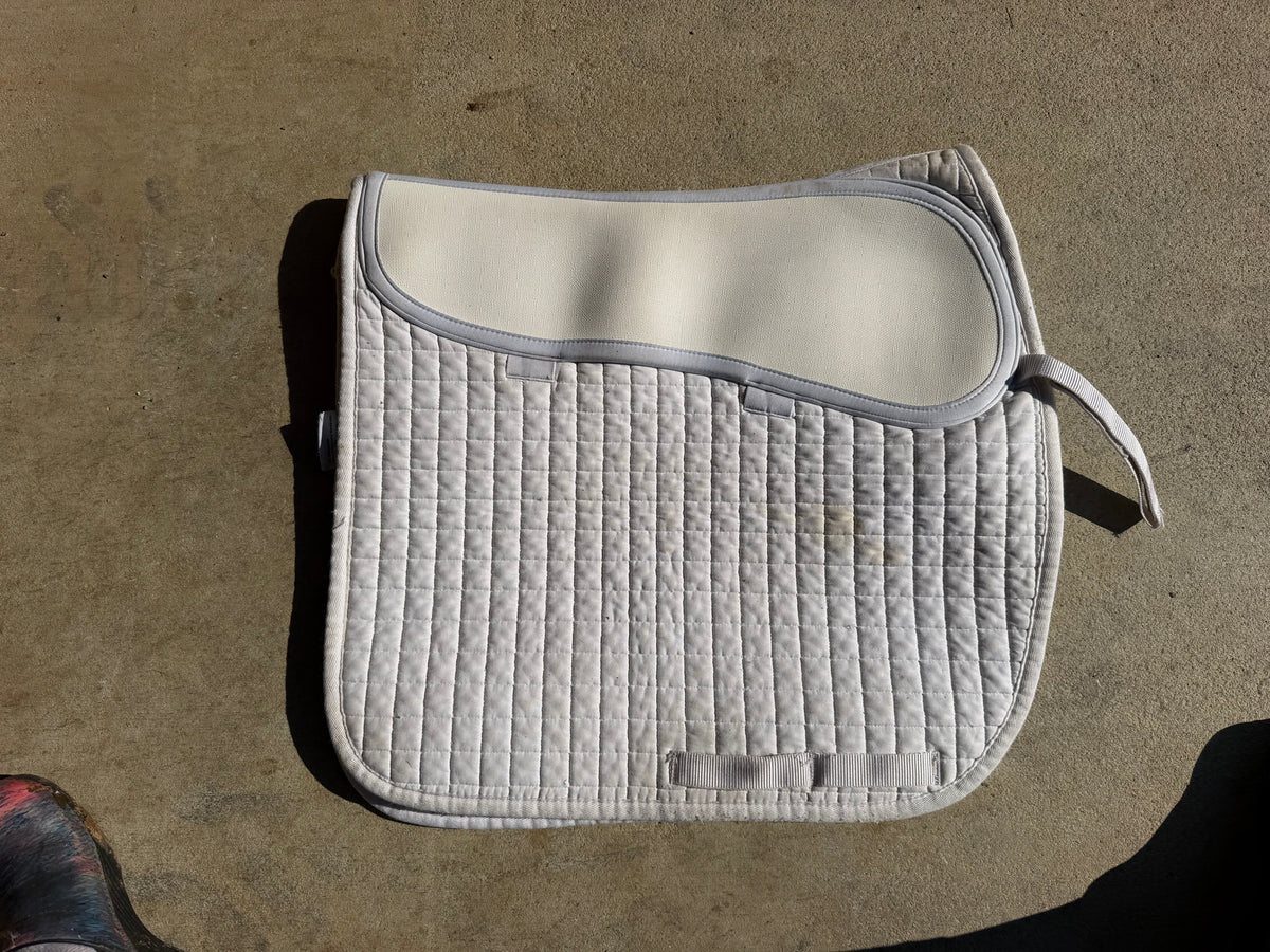 Back on Track with ThinLine Dressage white pad