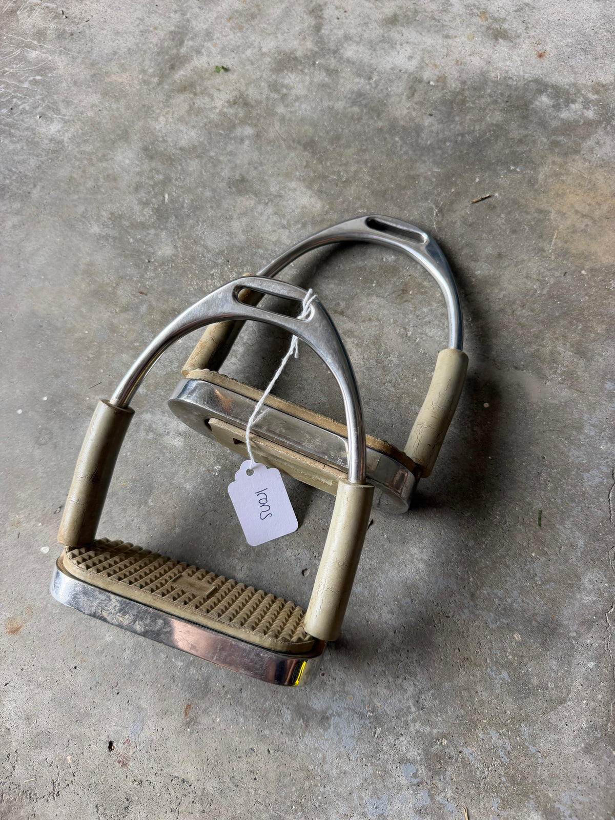 4" flexi stirrup irons