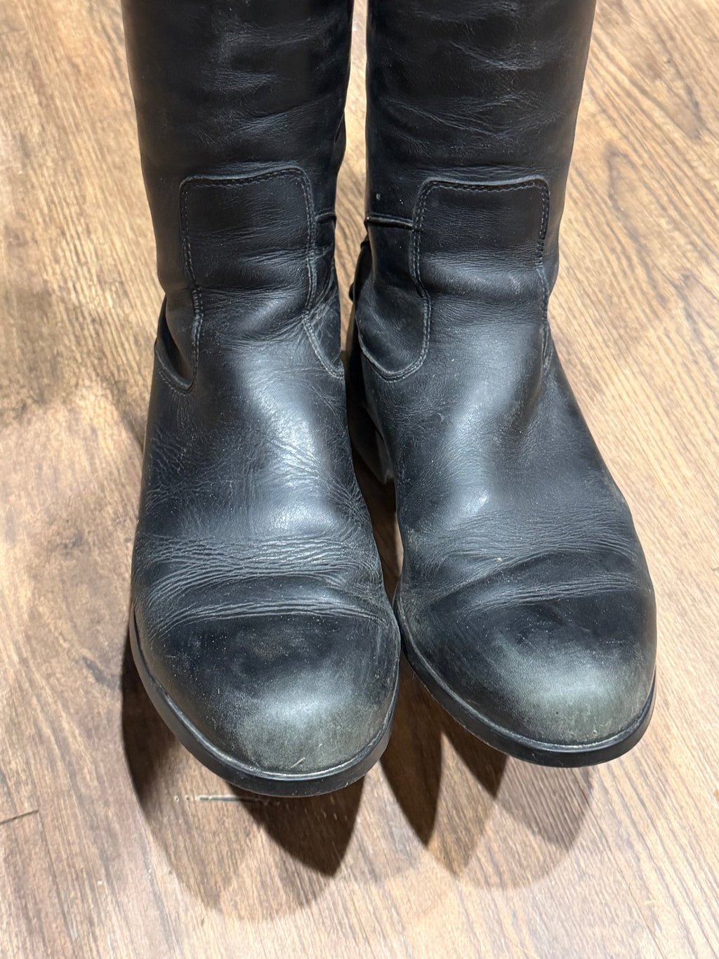 Ariat 7.5 XS dress boots