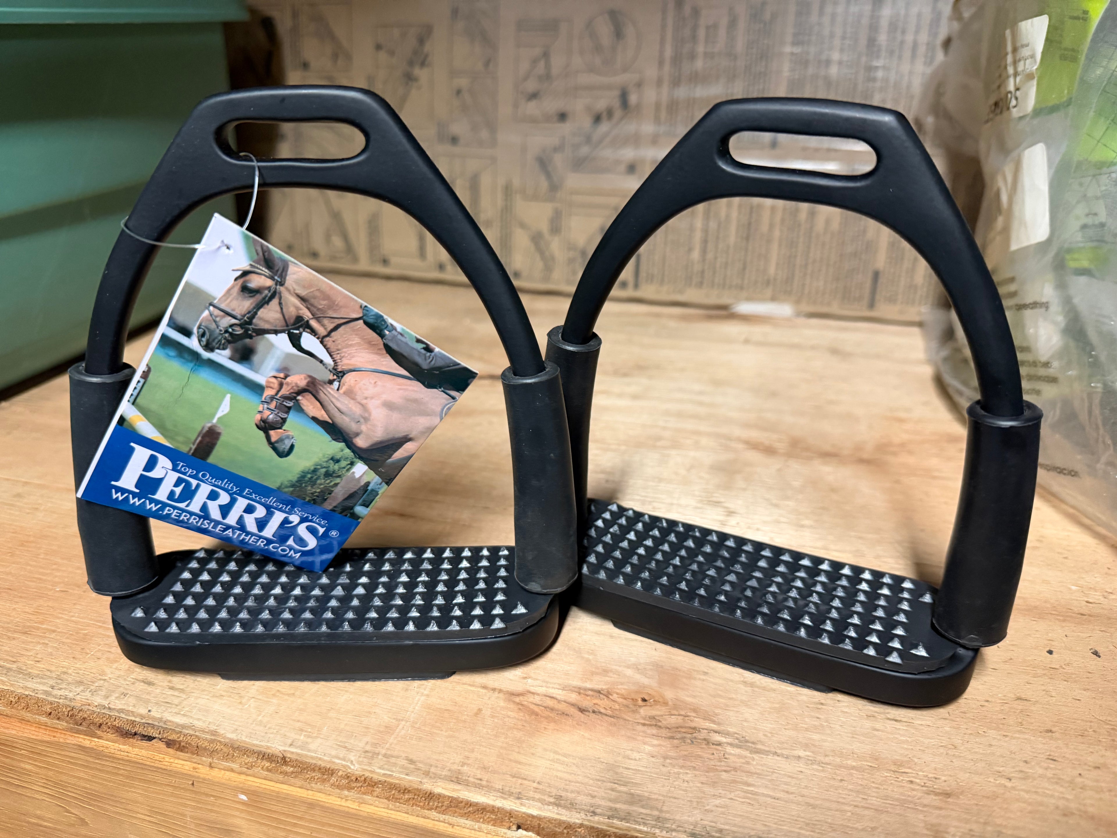 4.75" Perri’s stirrups flexi irons black