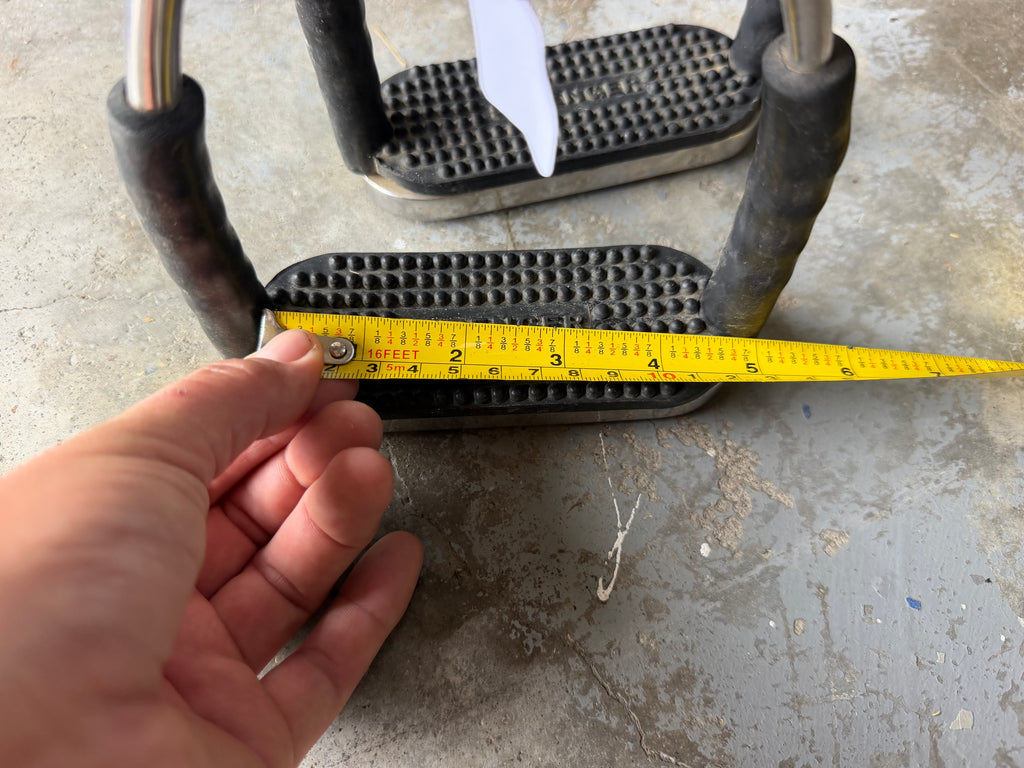 4.5" Herm Sprenger stirrup irons offset