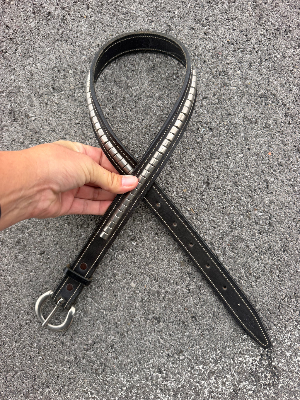 Edgewood leather show belt (black studded)