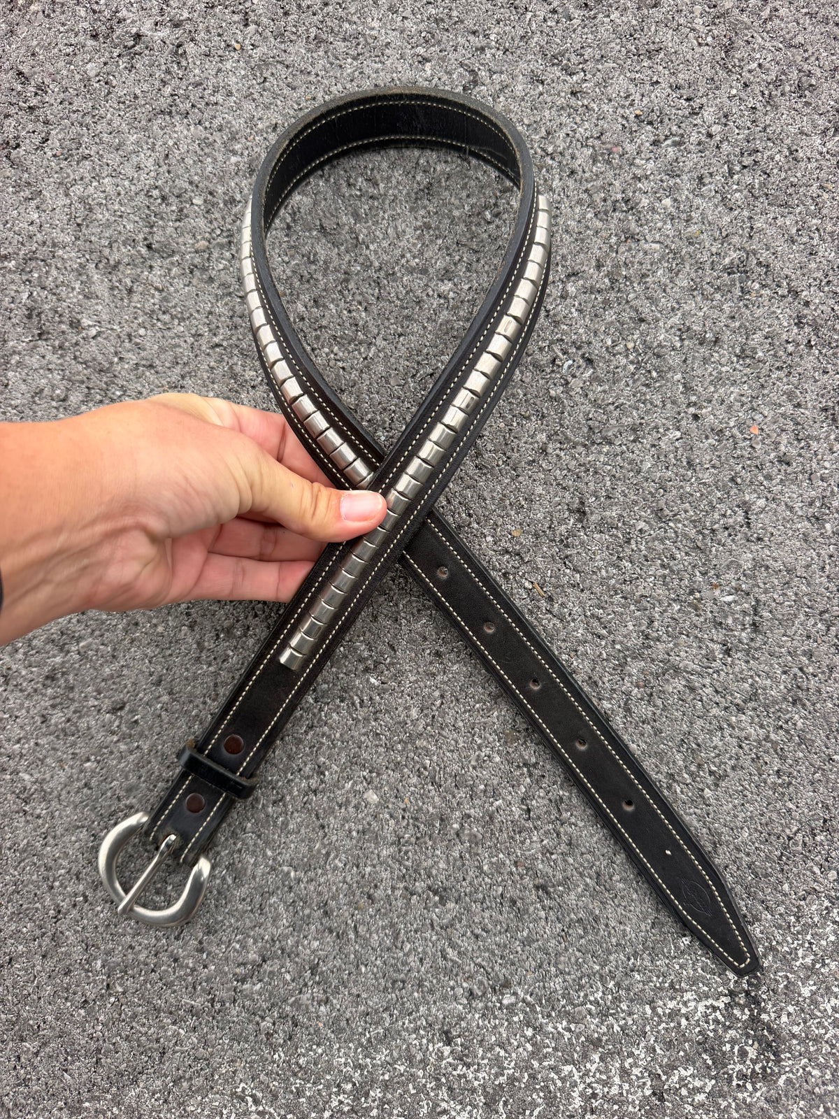 Edgewood leather show belt (black studded)