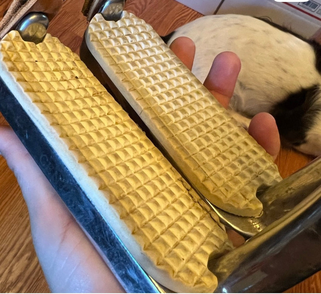 4.75” peacock stirrup irons