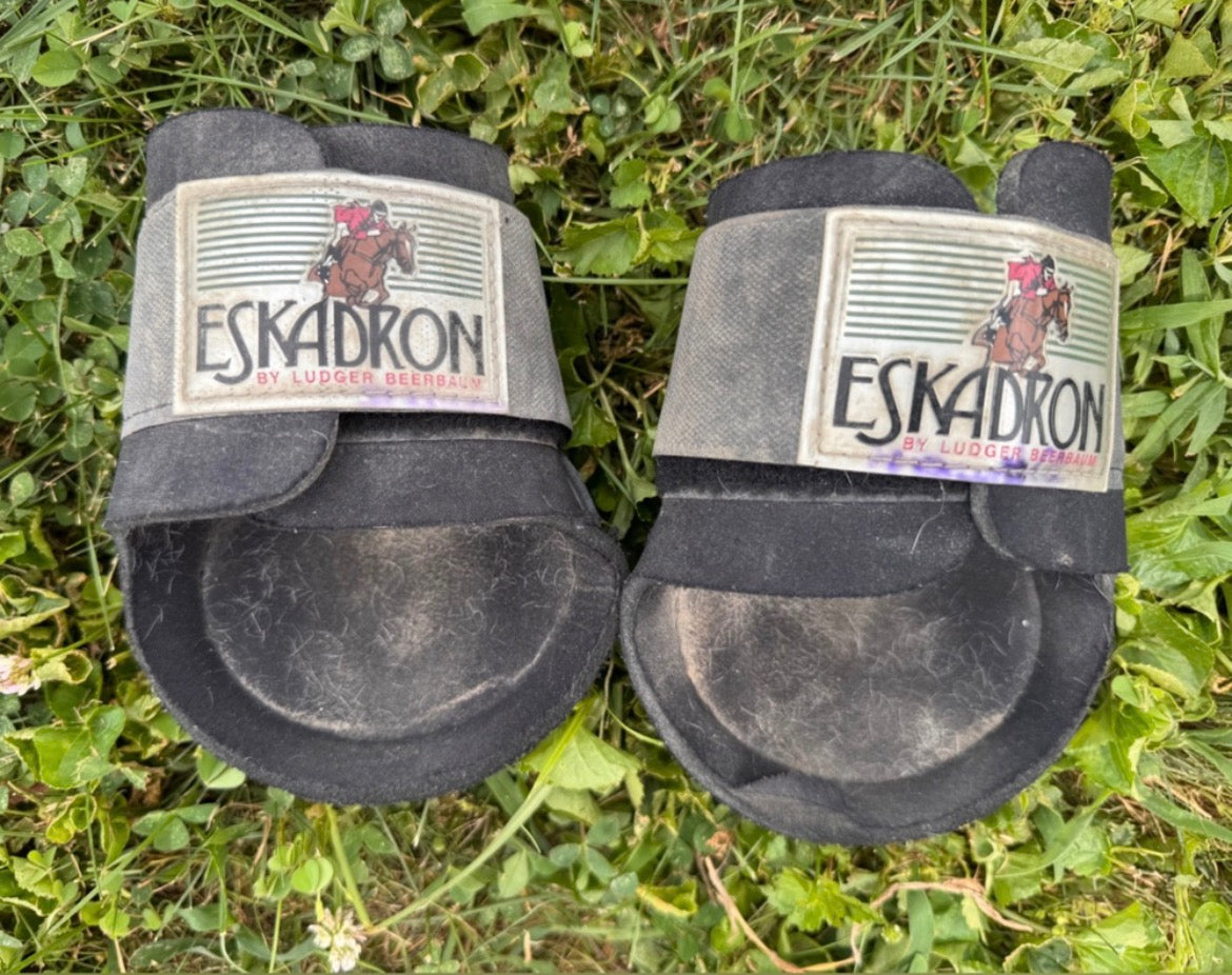 Eskadron black fetlock boots
