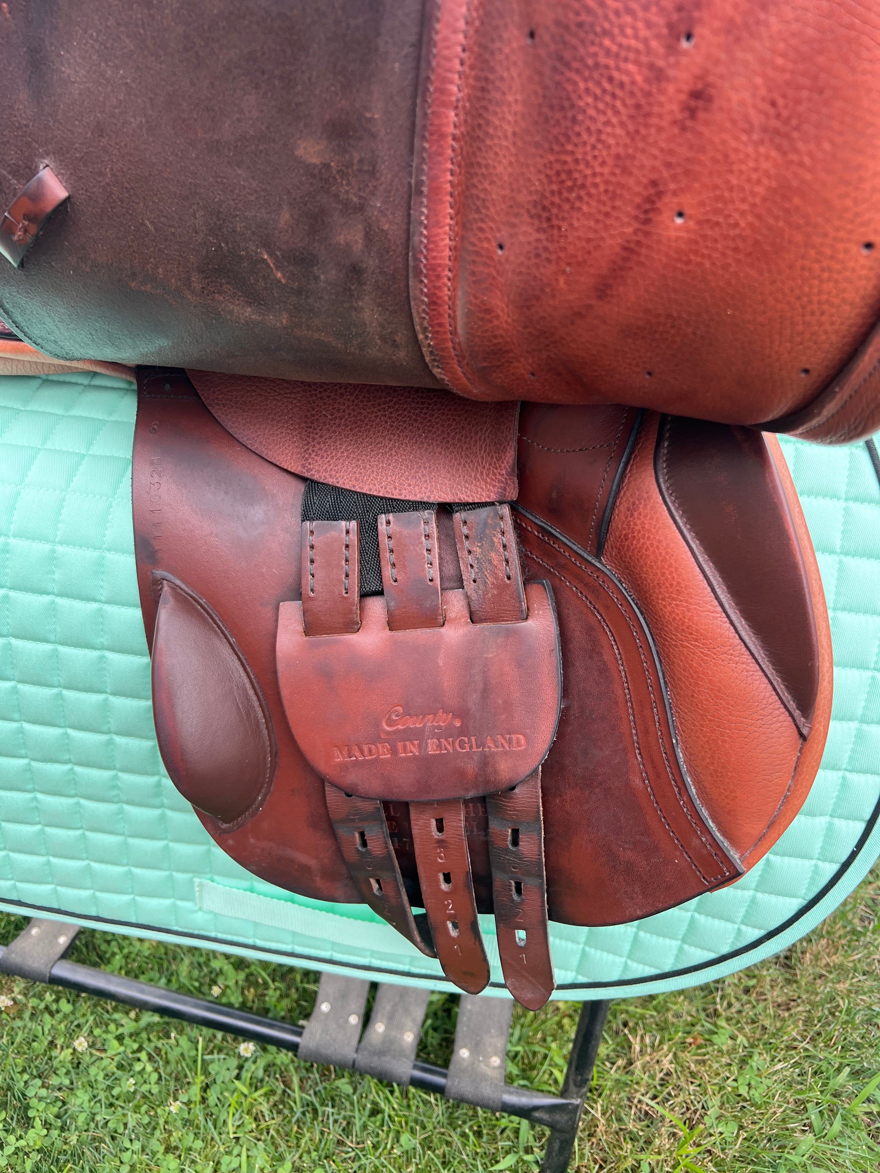 17.5” County saddlery wide