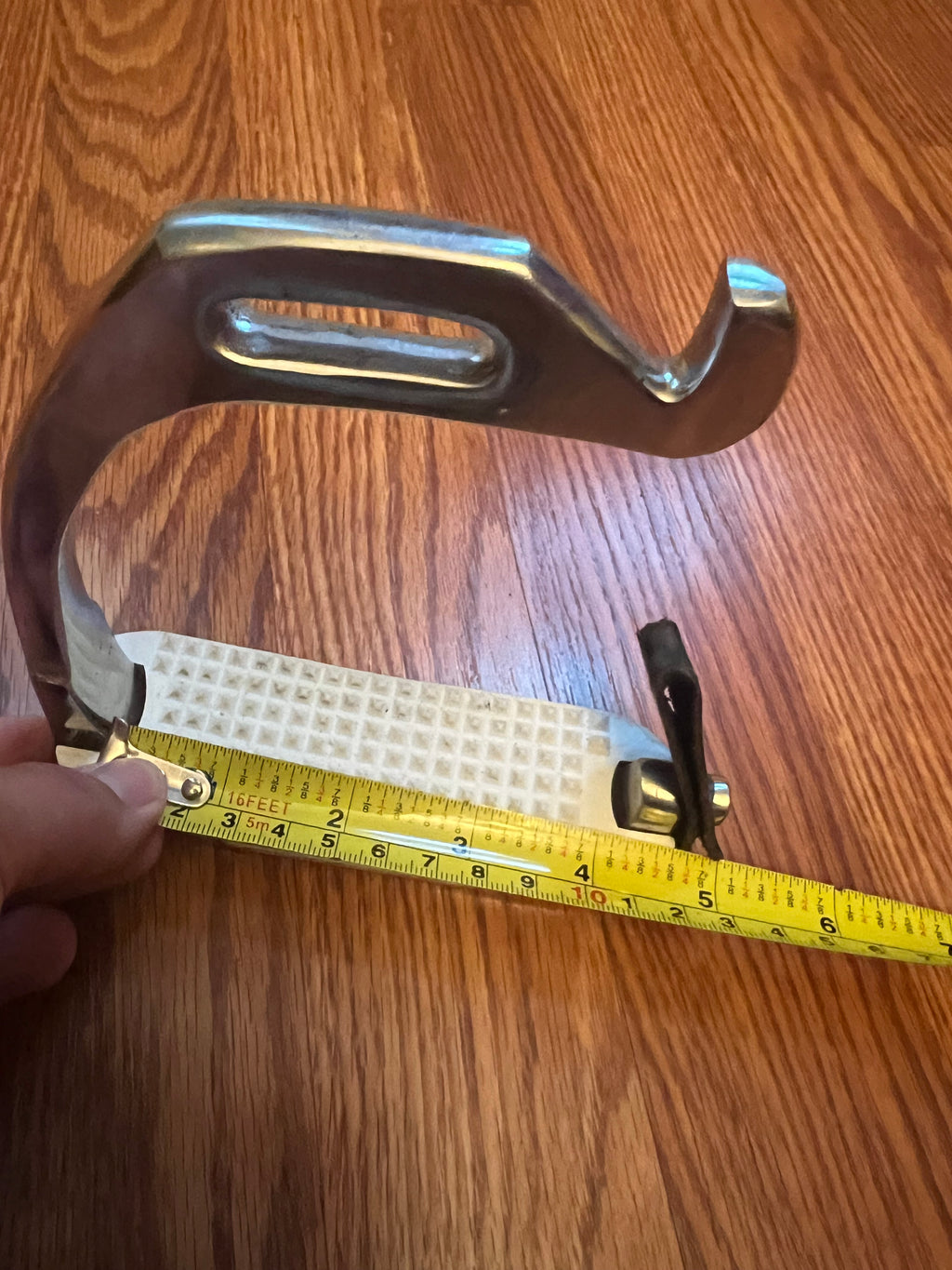 4 1/4" safety peacock stirrups