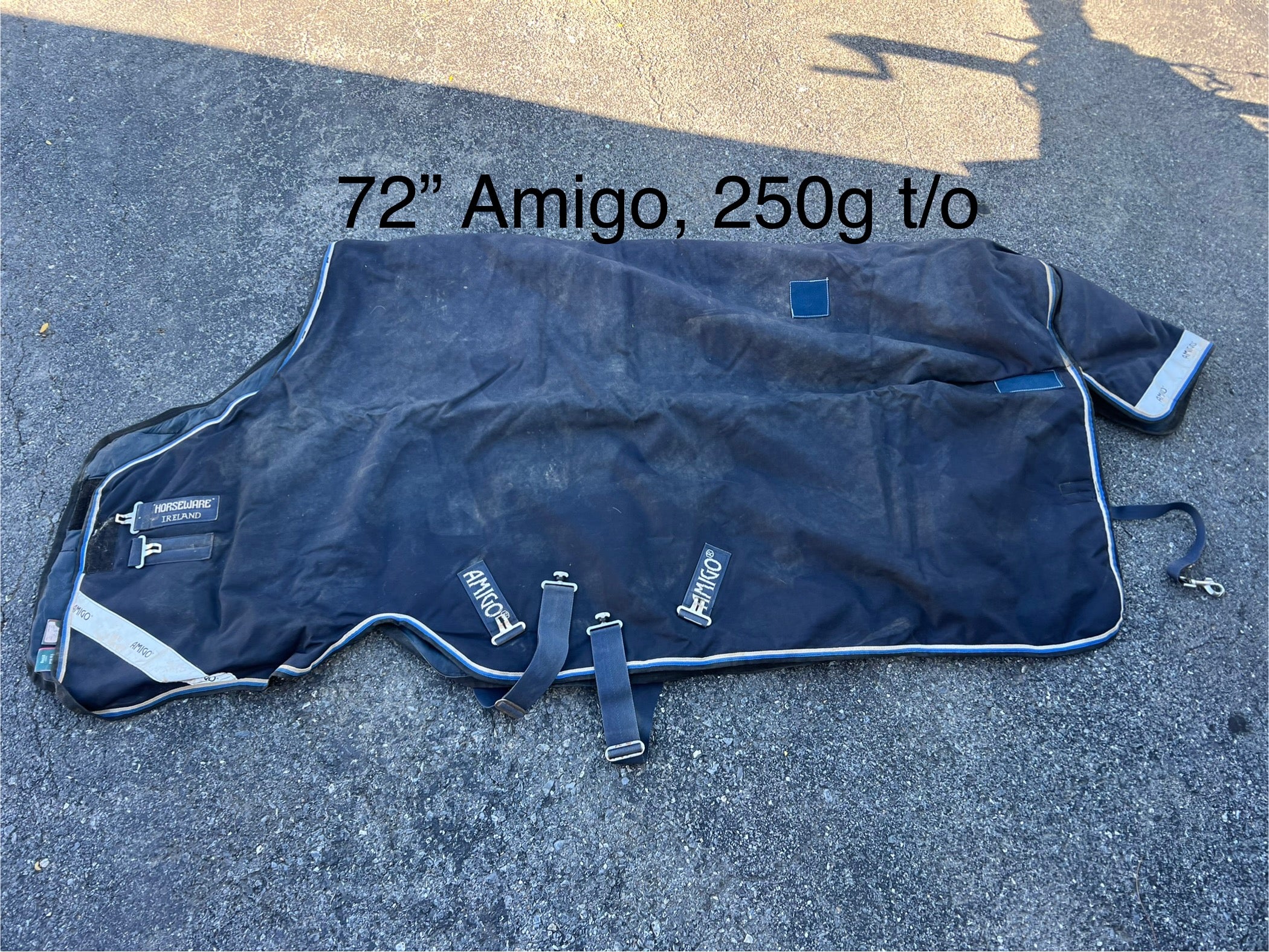 72" Amigo Bravo12 Turnout Sheet 250g fill Navy Used