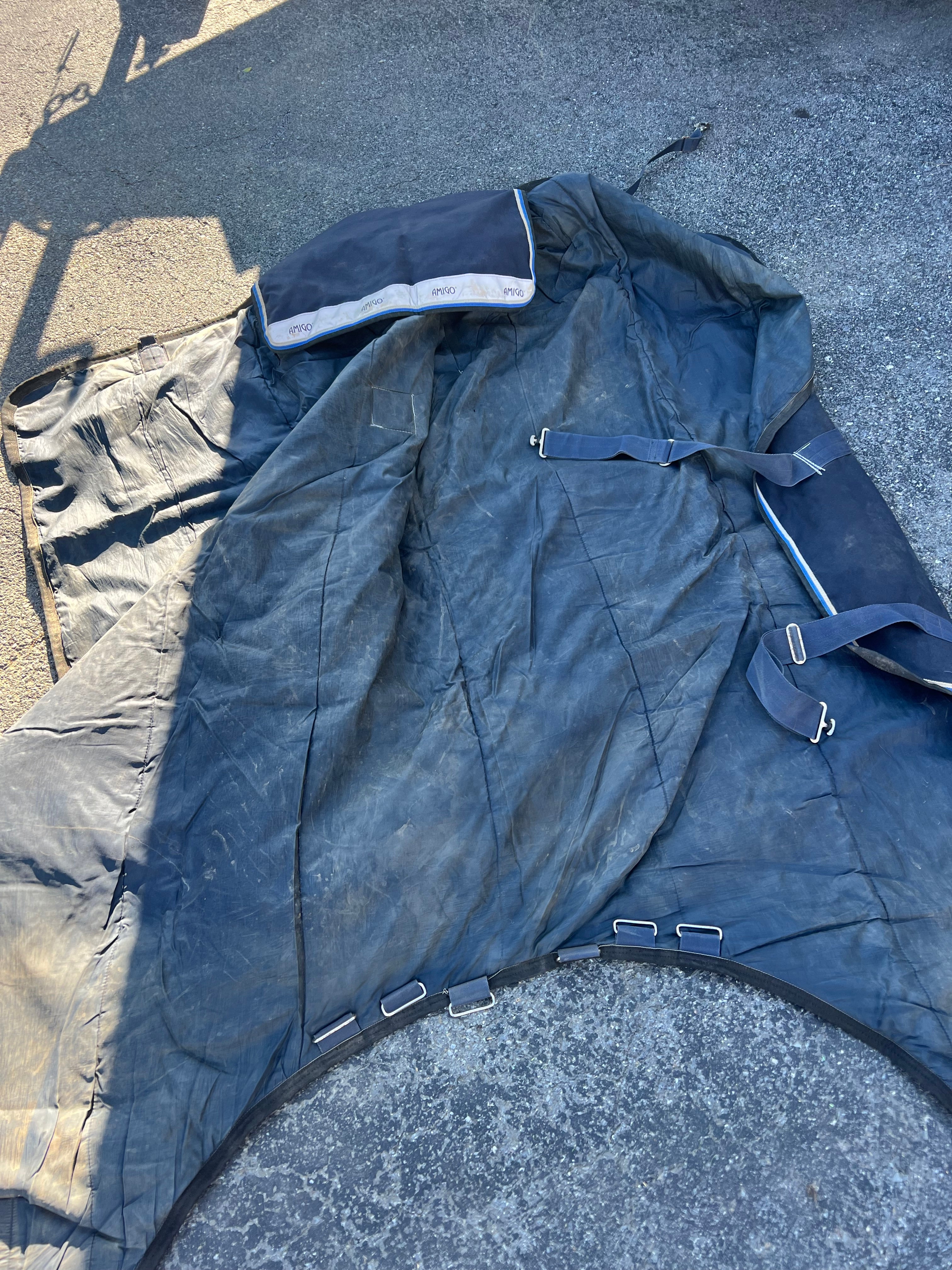 72" Amigo Bravo12 Turnout Sheet 250g fill Navy Used