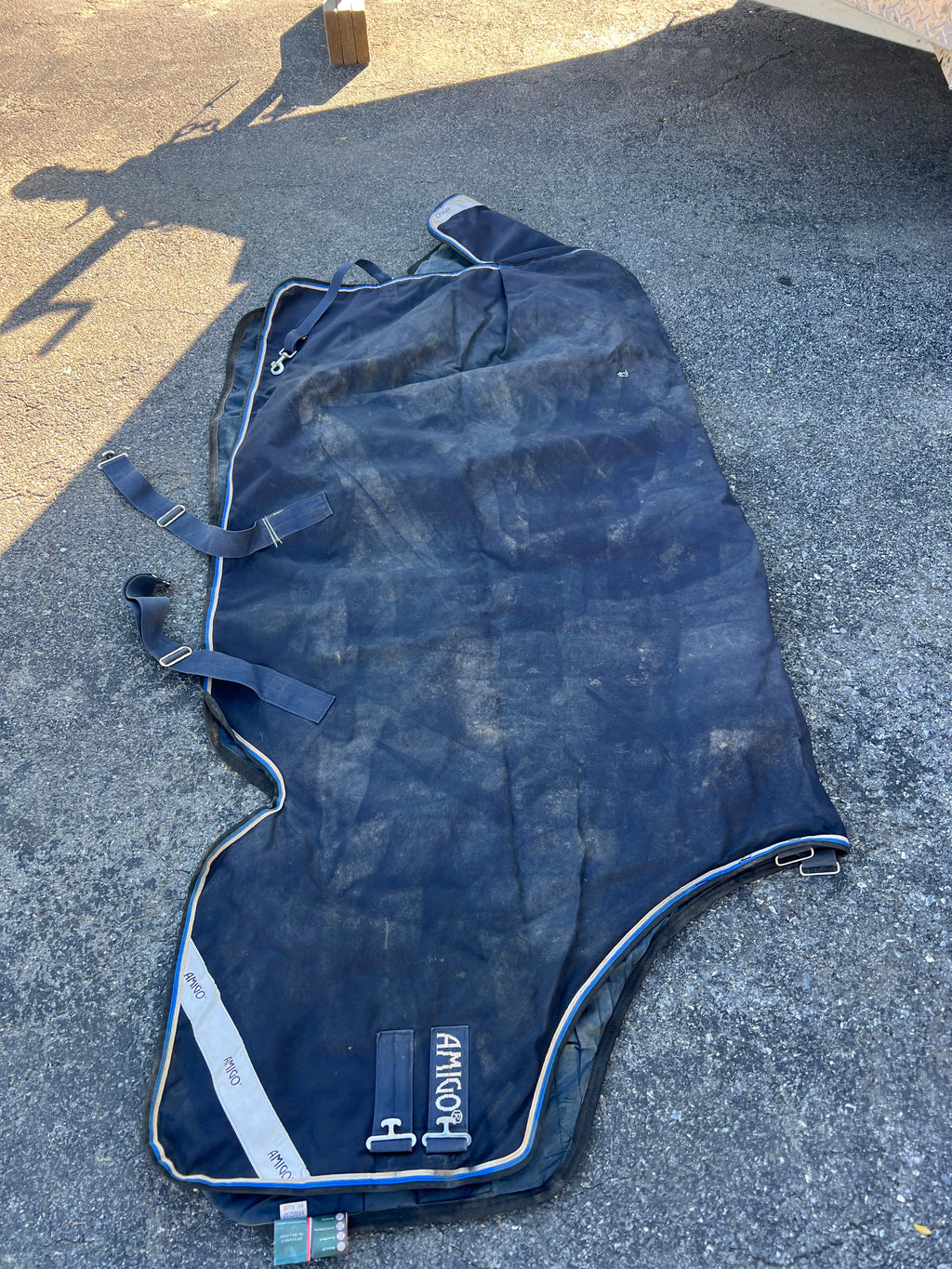 72" Amigo Bravo12 Turnout Sheet 250g fill Navy Used