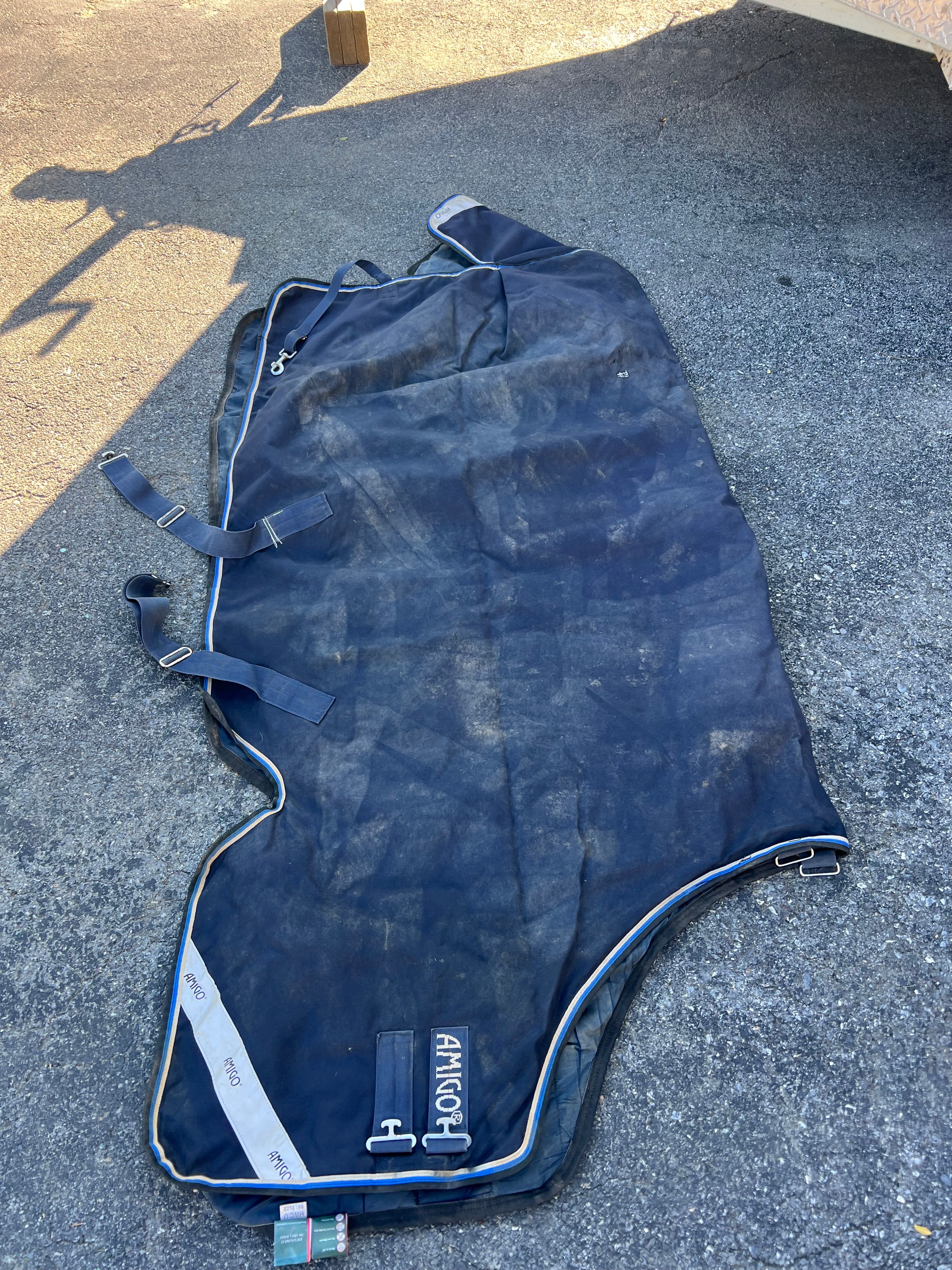 72" Amigo Bravo12 Turnout Sheet 250g fill Navy Used