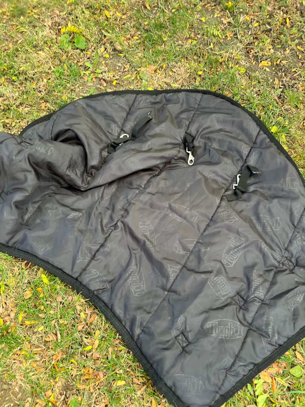 Tough1 Small black hood Used