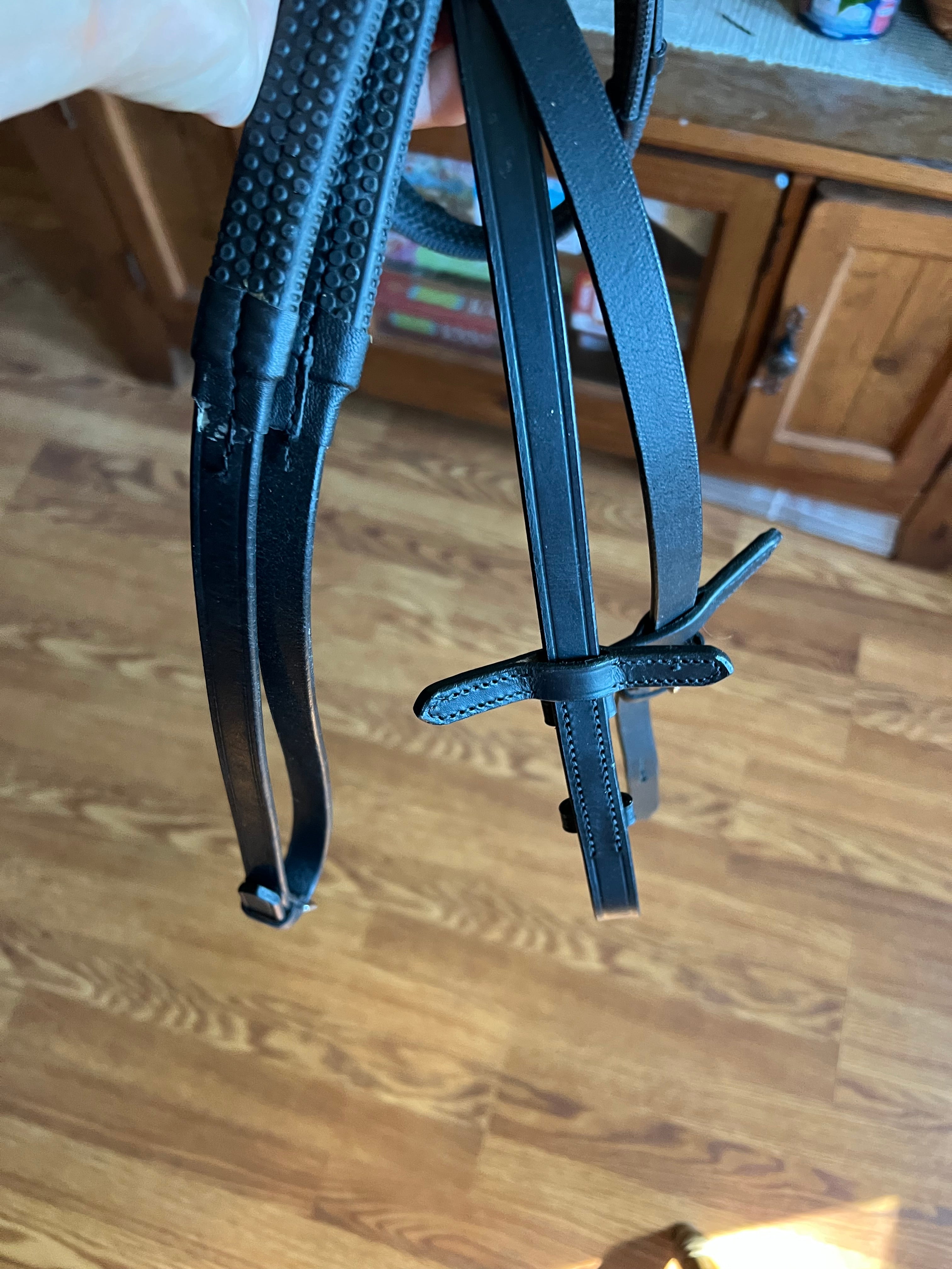 Black 54" Rubber reins with hand stops