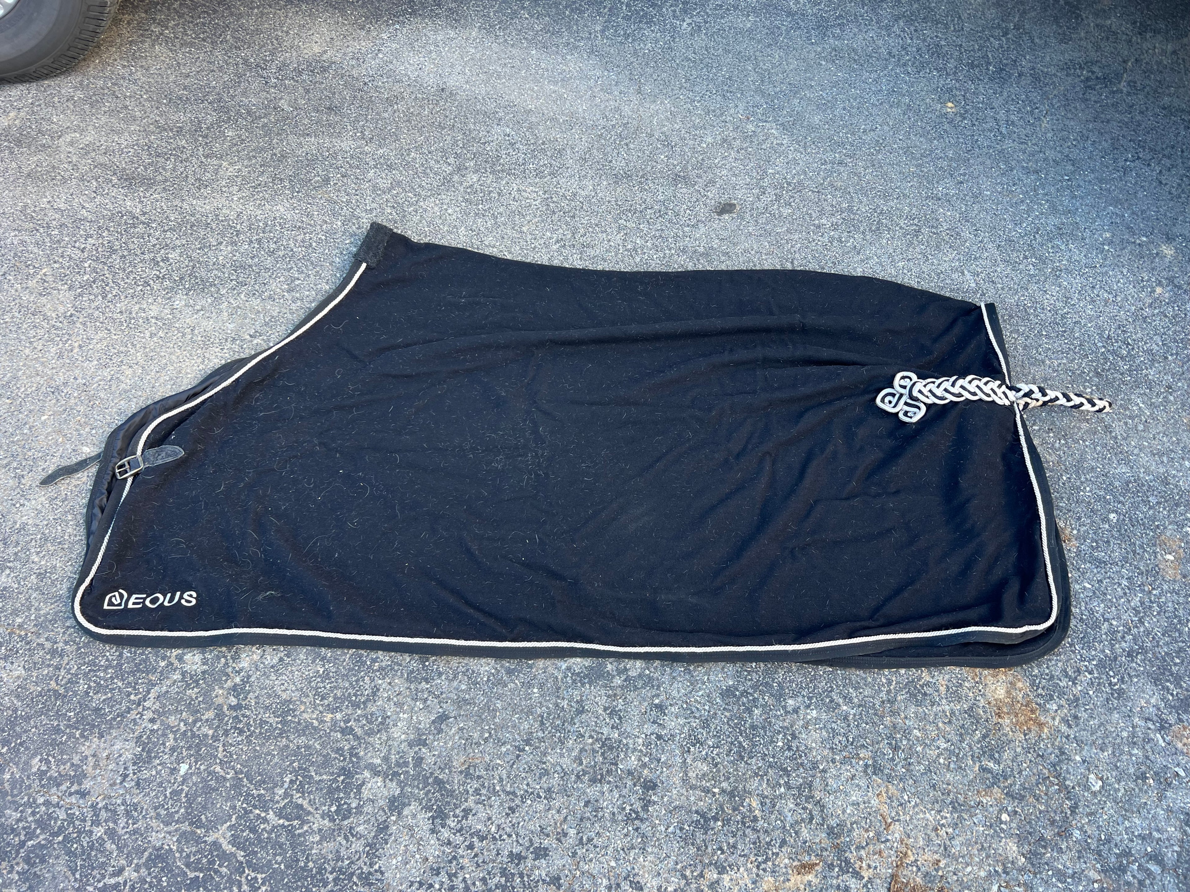 EOUS 66" show cooler/scrim