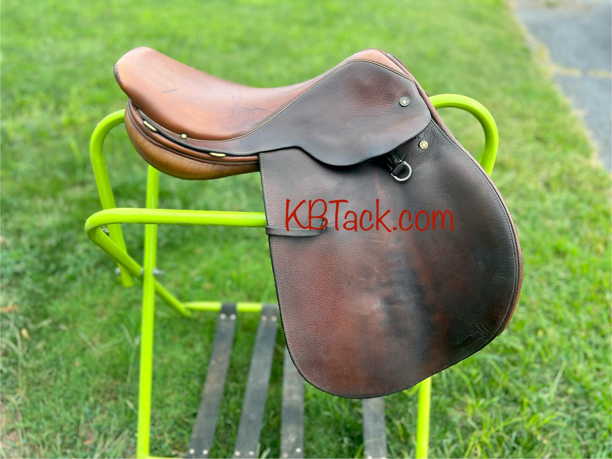 16.5" Crosby Bruce Davidson -pencil knee rolls