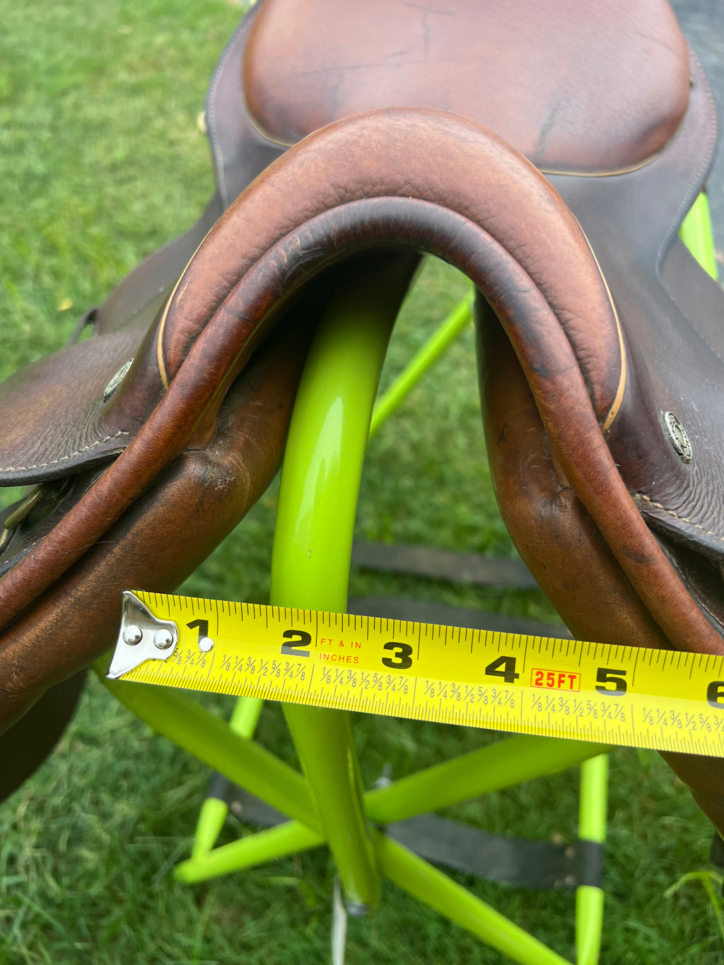 16.5" Crosby Bruce Davidson -pencil knee rolls